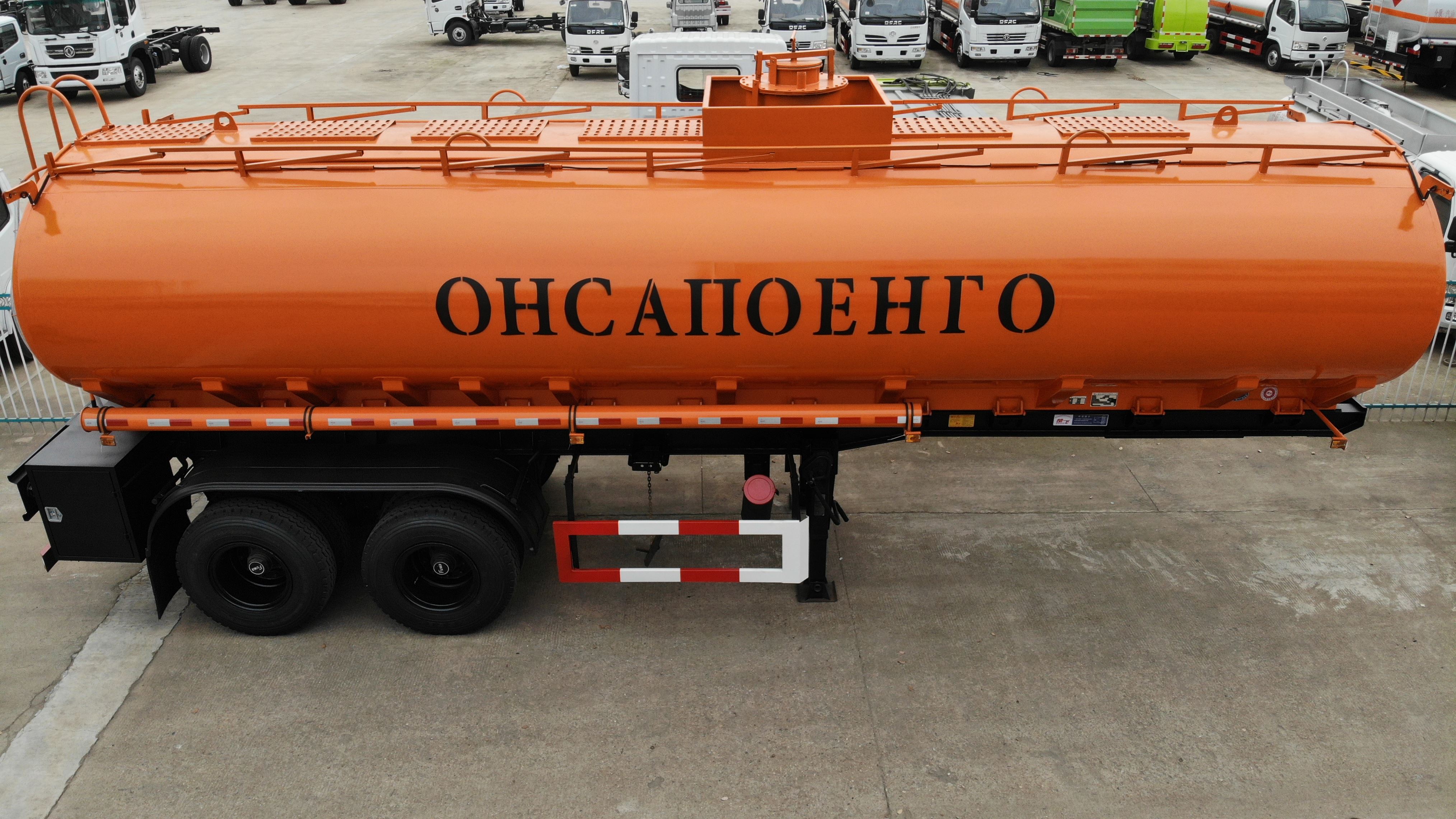 10臺外貿(mào)出口運油半掛車，10臺?；饭捃嚢l(fā)車交付客戶
